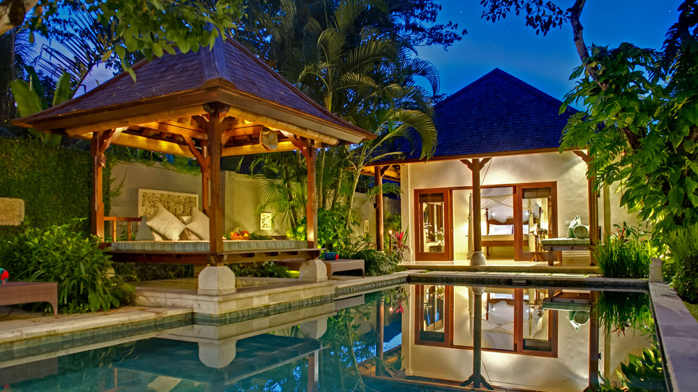 Villa Kedidi - View of master suite, pool and bale